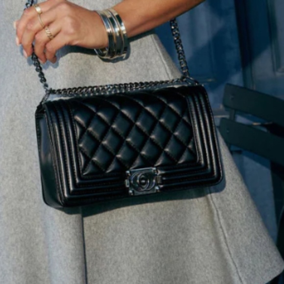 NWT Chic Revival Quilted Leather Shoulder Bag by Vici Collection - Picture 6 of 12